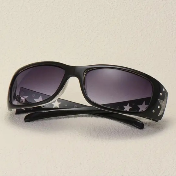 It’s a star studded affair Y2K bling shades - Picture 2 of 3